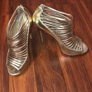 Steve Madden Gold Heels. Worn Once. 8.5